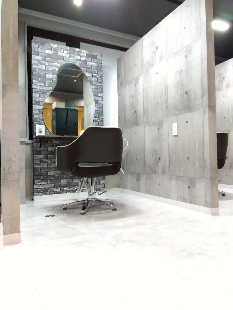 髪質改善Fee by carrefour 草加店の内観・外観1