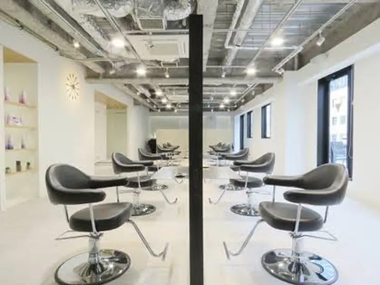 FLEEKの内観・外観2