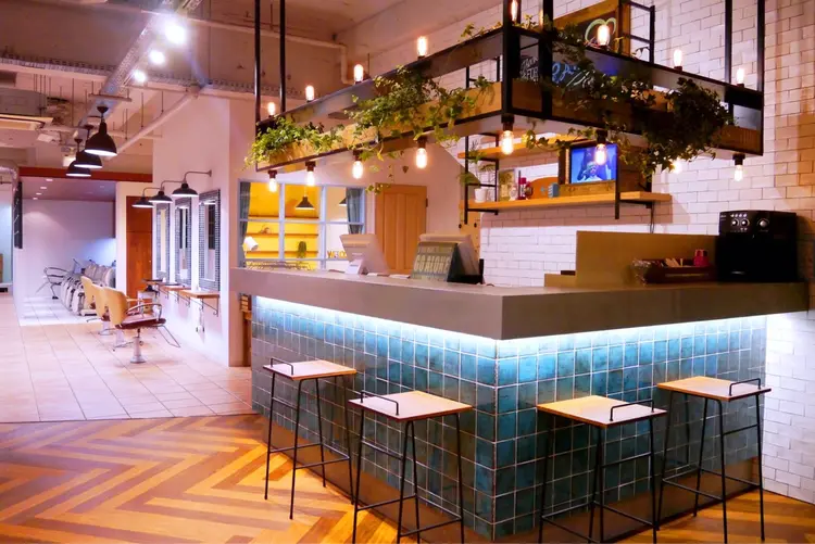 hair&make EARTH 大宮駅前店の内観・外観2