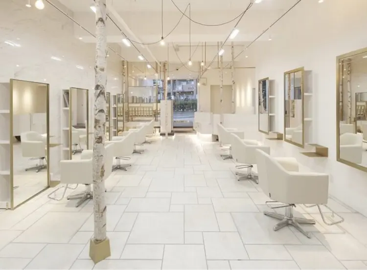 ORO緑地公園店の内観・外観1