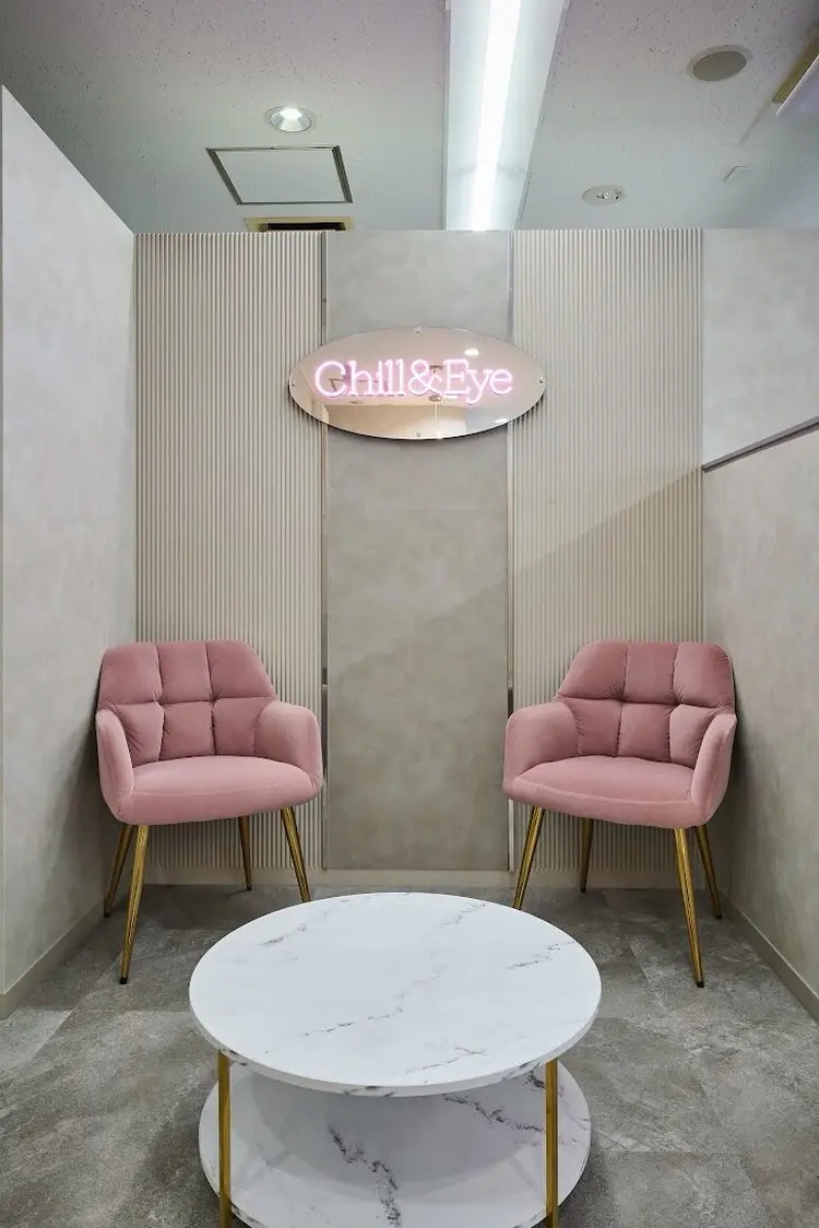 Chill&Eyeの内観・外観2