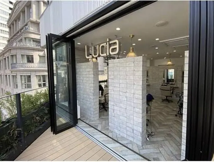 GRAN Lucia 梅田茶屋町店の内観・外観1