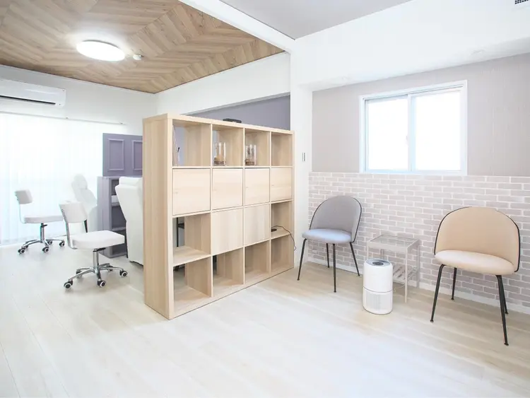 R-LASHの内観・外観1