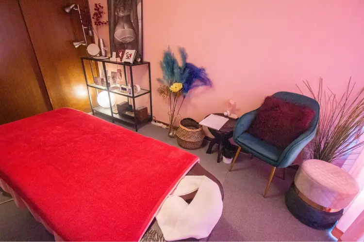 アグライアモンドの内観・外観2