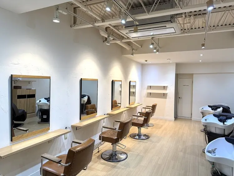 hair salon esu 心斎橋店の内観・外観1