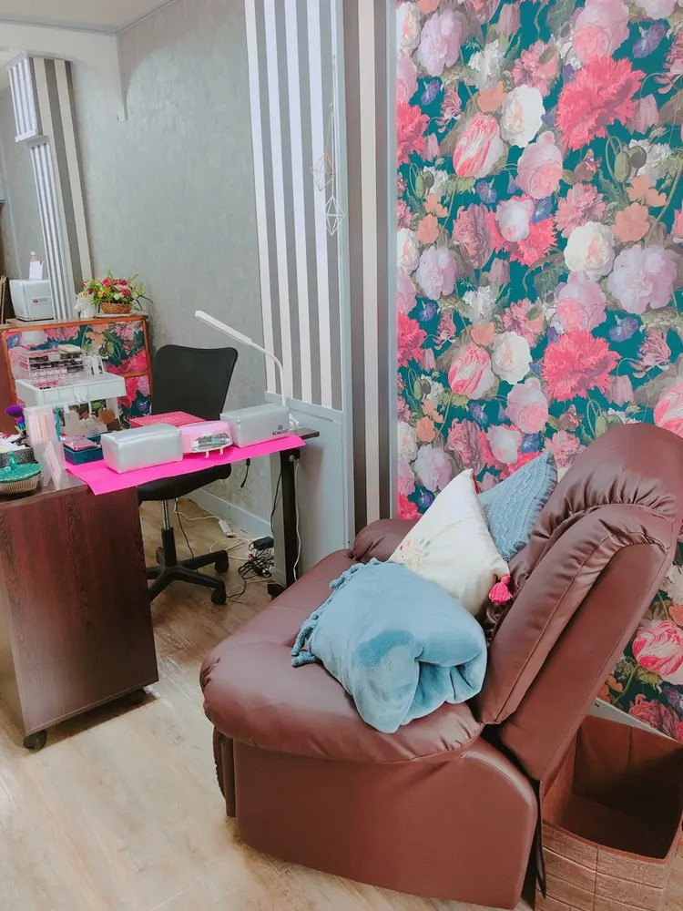 naiL pom.Mの内観・外観2