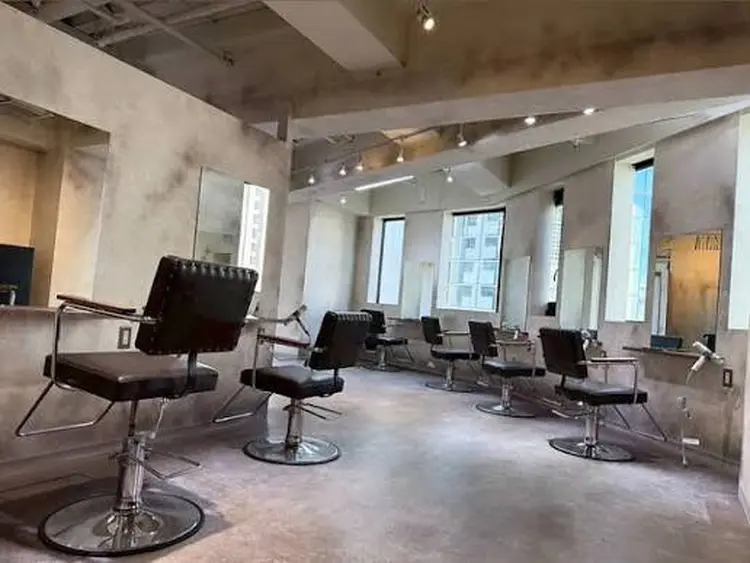 pre. by ioe三宮店の内観・外観2