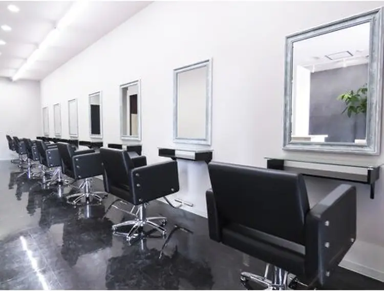 髪質改善&ハイトーンカラー BALEの内観・外観2