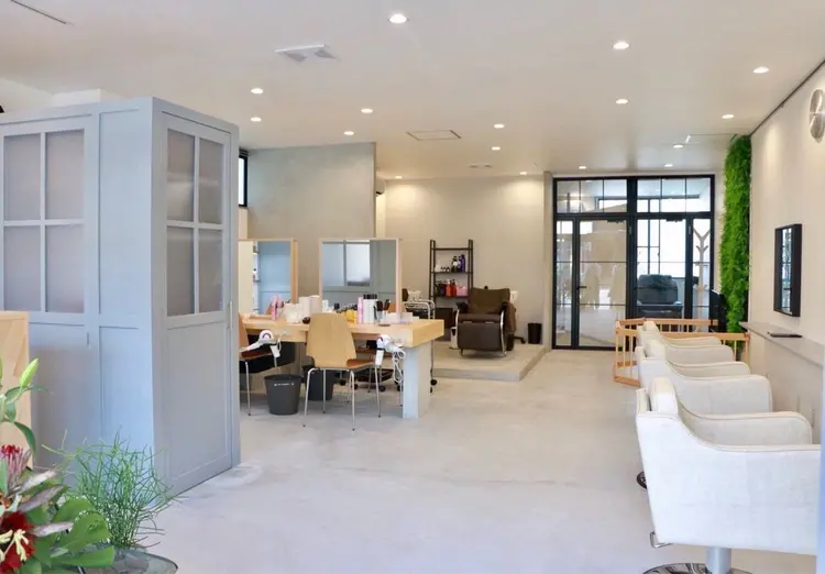 肌質改善ハーブピーリング専門Loyの内観・外観1