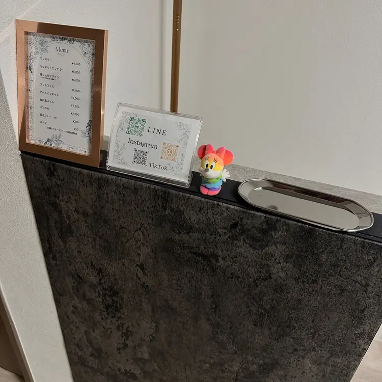 R.J.S⌘nailの内観・外観2