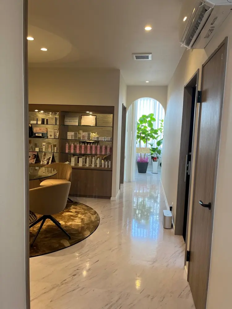 les SALONの内観・外観1