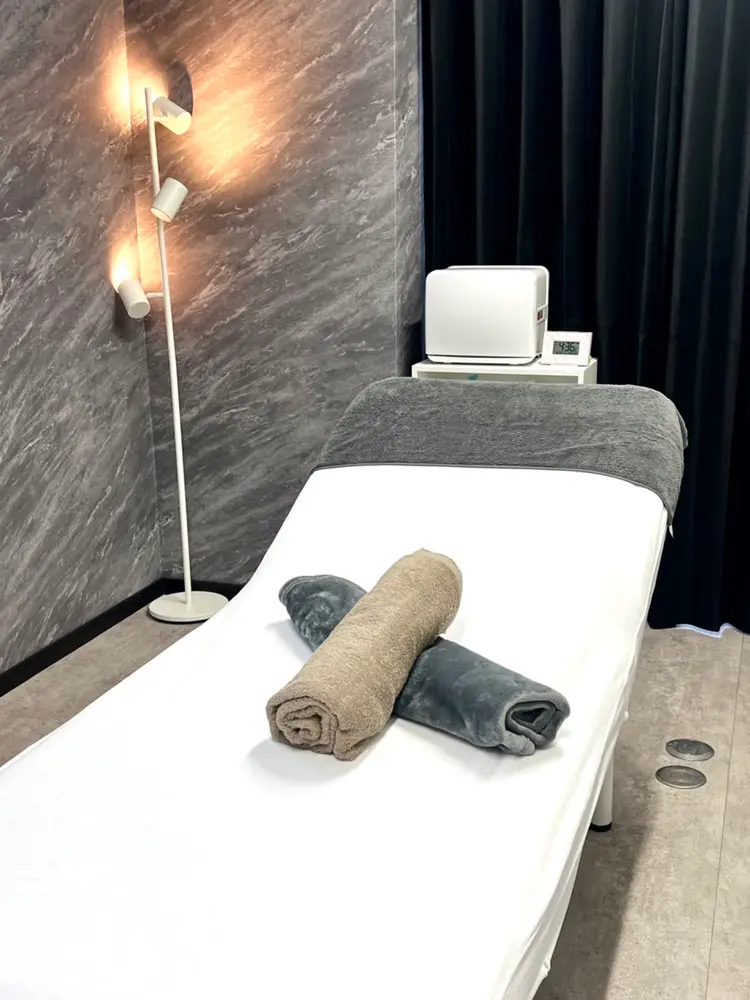 メンズ眉毛サロン 眉ラボ大阪本町2号店の内観・外観2