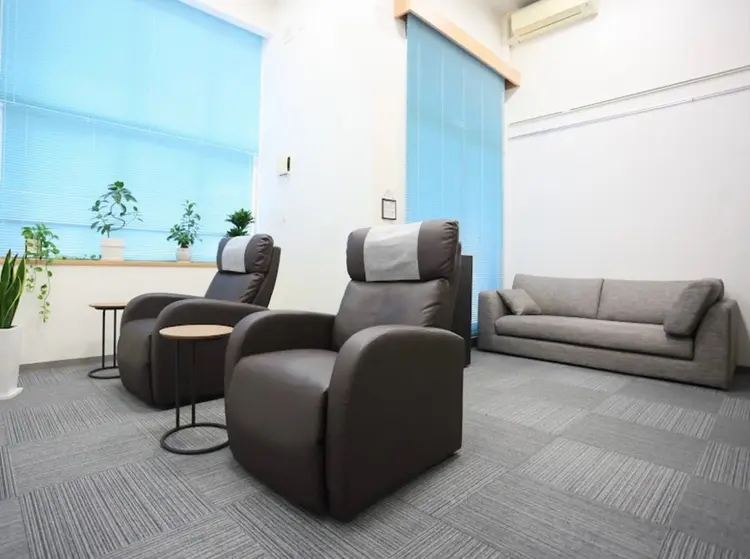 眉とまつ毛の専門サロンMIKIの内観・外観1