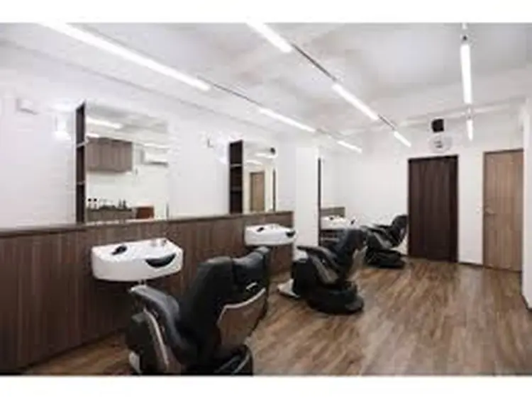 DAN BRISE BARBERの内観・外観2