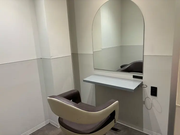 SALOWIN名古屋栄店の内観・外観1