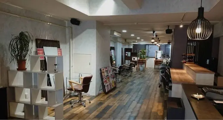 ヘアメイクリアンの内観・外観2