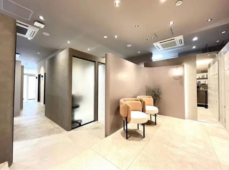 Eleanor spa&treatment 札幌店内にあるシェアサロン【WHITE】の内観・外観1