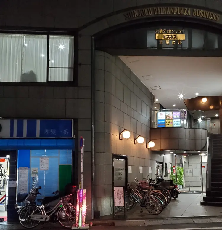 eyelashsalon   rocolush の内観・外観1