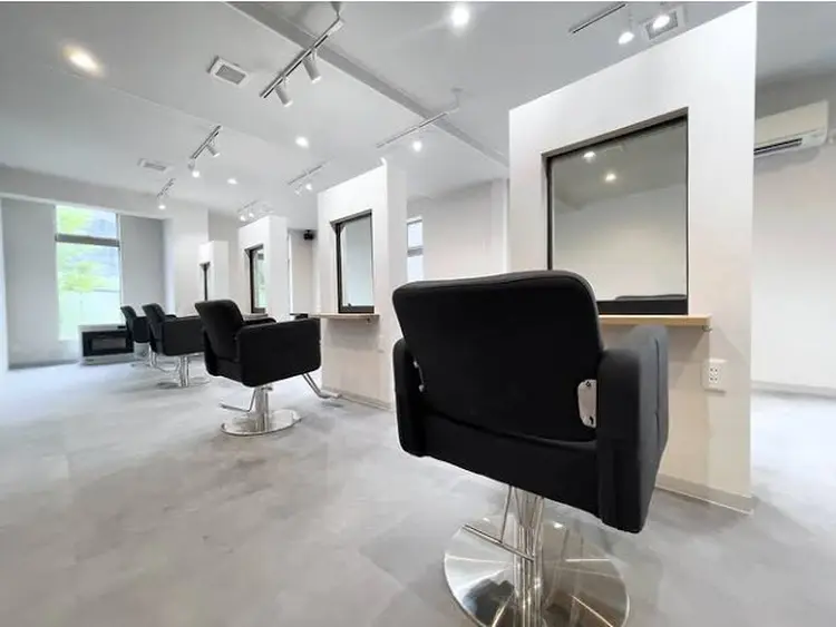 髪質改善美容室Lustの内観・外観1