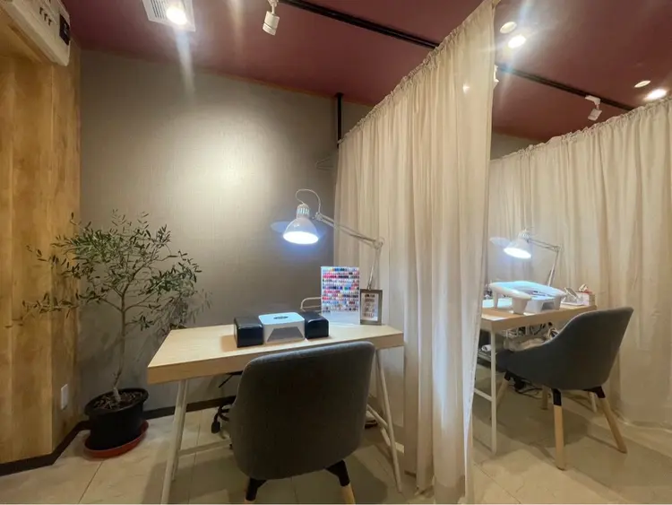 ネイルメゾン石川橋の内観・外観2