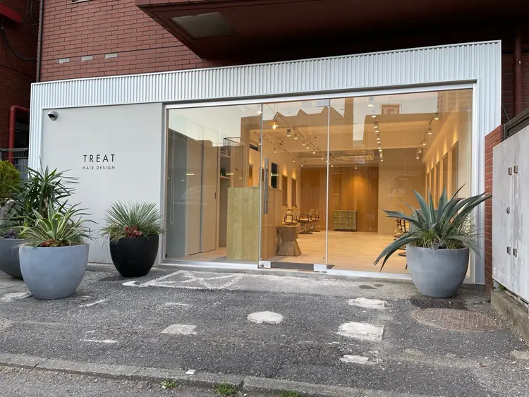 TREAT HAIR DESIGN　津田沼店の内観・外観1