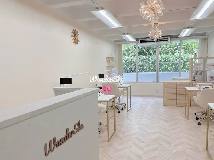 WonderShe nailsalon 表参道の内観・外観2