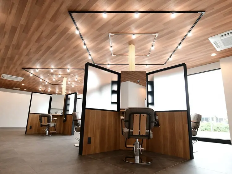 美容室  STROKE 伊勢崎宮子店の内観・外観2