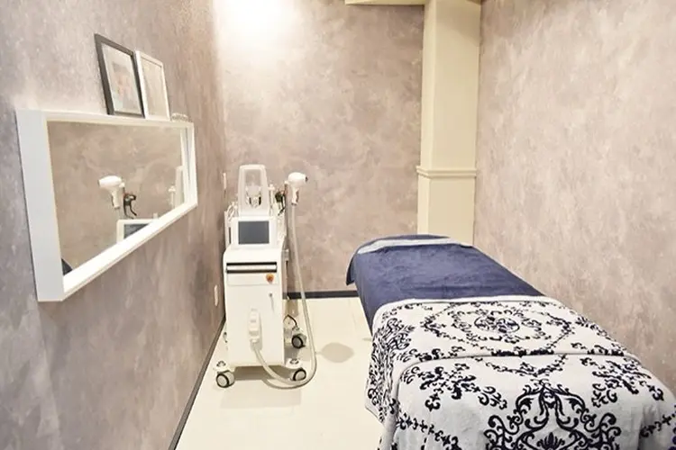 L.L.Cの内観・外観1