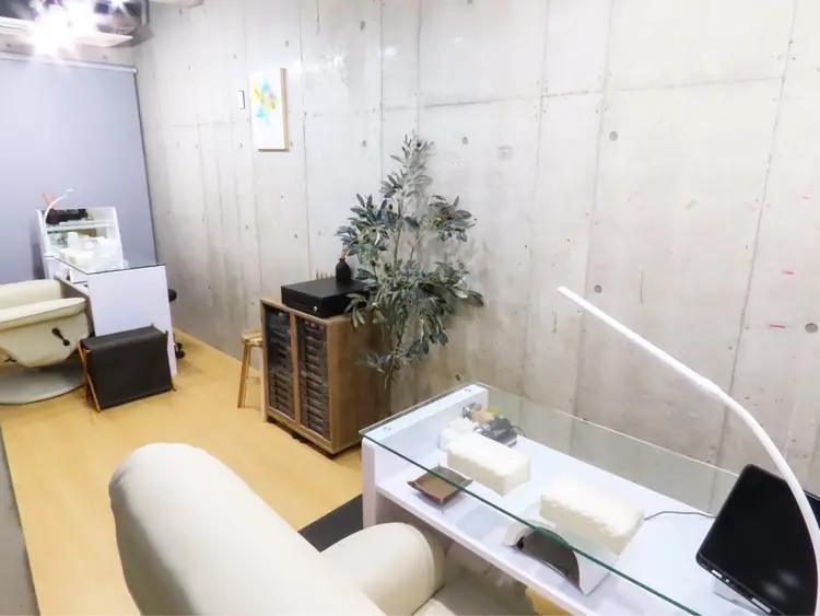 03.nails 原宿の内観・外観2