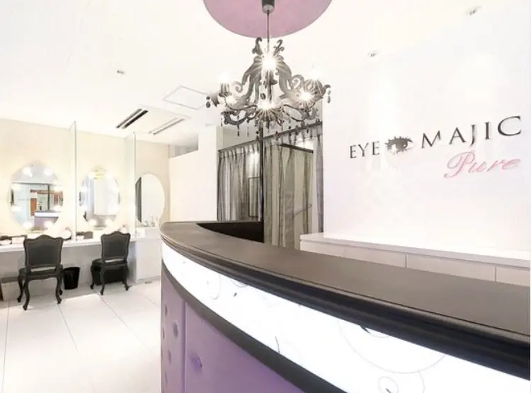 EYE MAJIC Pure 仙台駅前店の内観・外観1