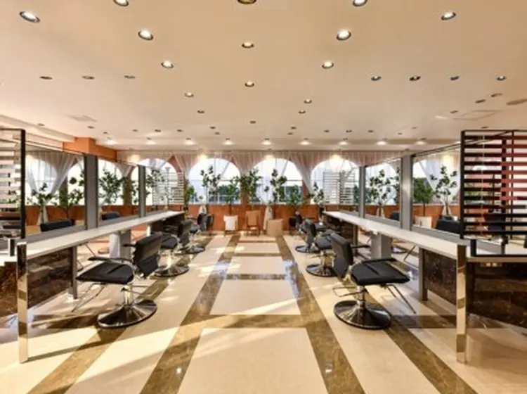 CIEL 江坂店の内観・外観2