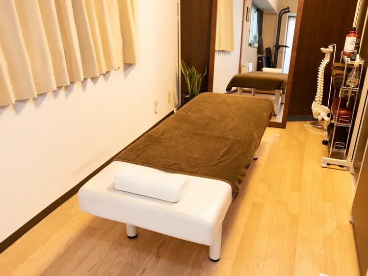 ボディ ラボ　カワサキの内観・外観1