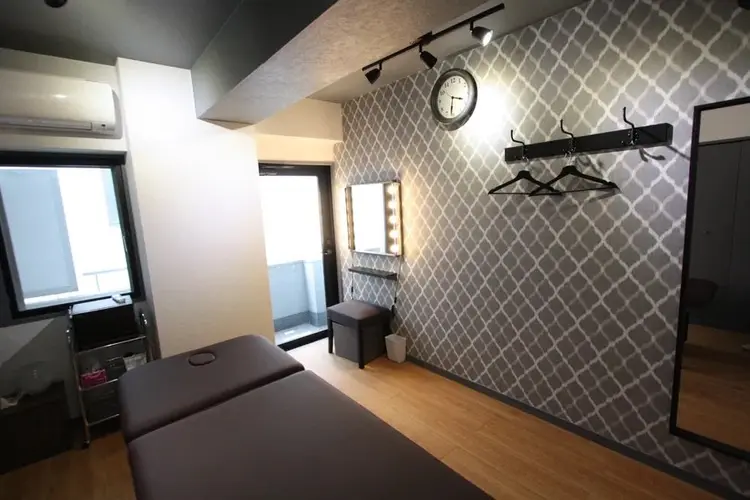 骨格・美容整体　FirstUp（ファーストアップ）@ Share Salon BP内の内観・外観1