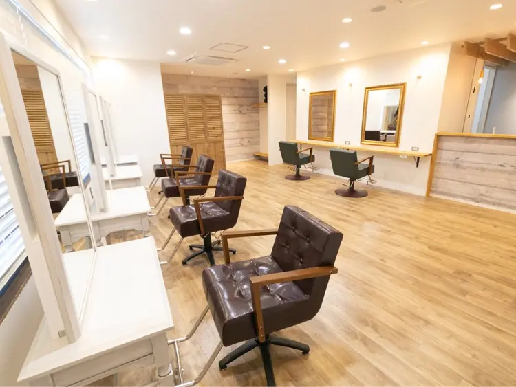 hair salon Rich 横須賀中央店の内観・外観2