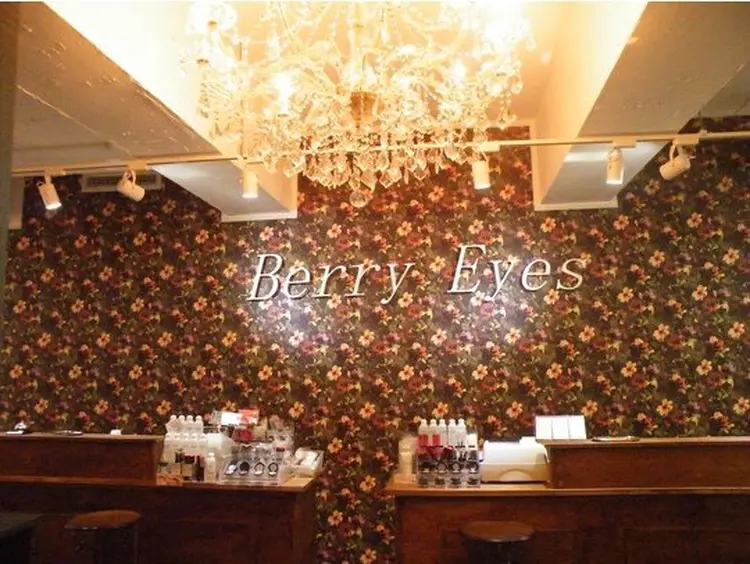 Berry Eyes 町田店の内観・外観1