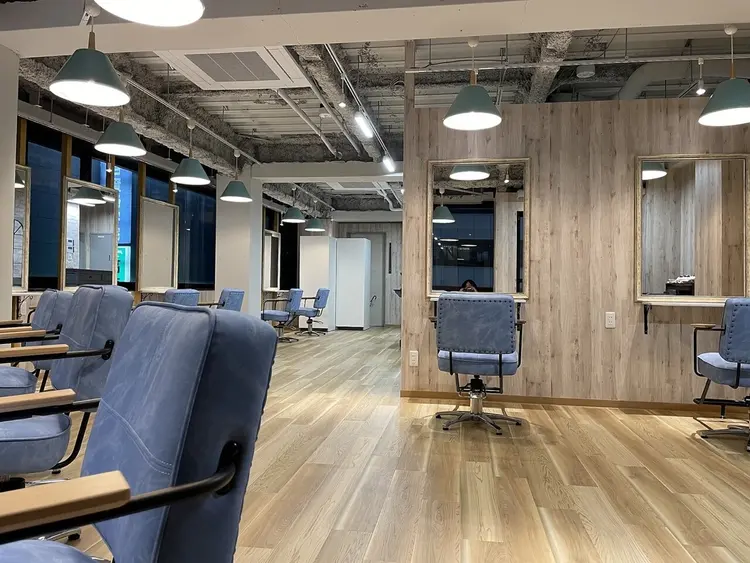 across hair design 池袋店の内観・外観2