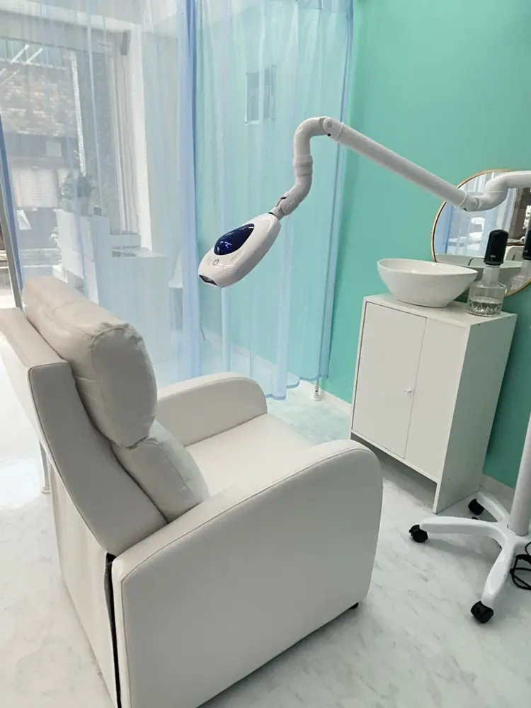 歯のホワイトニング専門店 MIGAQ 京都四条大宮店の内観・外観2