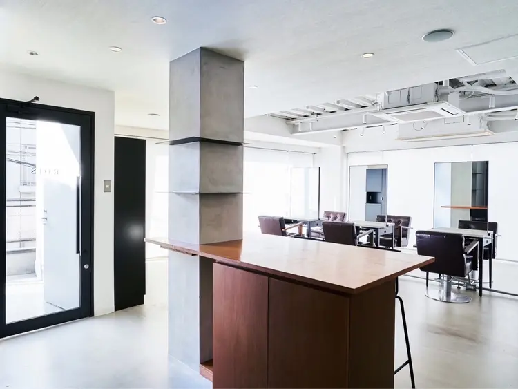 ROIS表参道の内観・外観2