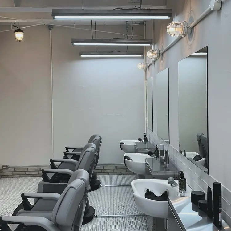 BARBER SAWASの内観・外観2