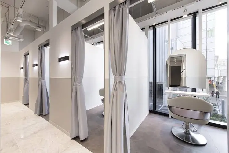 SALOWIN  千葉店の内観・外観2