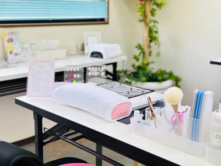 カラーズビューティサロンの内観・外観1