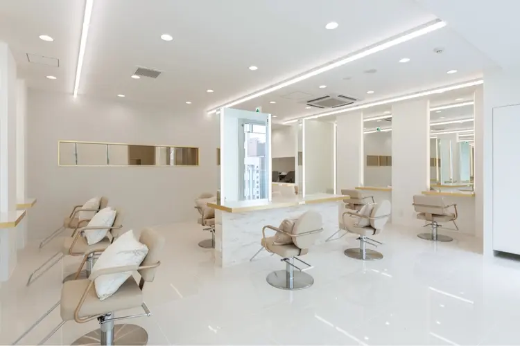 MAEUL栄 韓国/レイヤーカット/前髪顔まわり/髪質改善/透明感カラーの内観・外観3