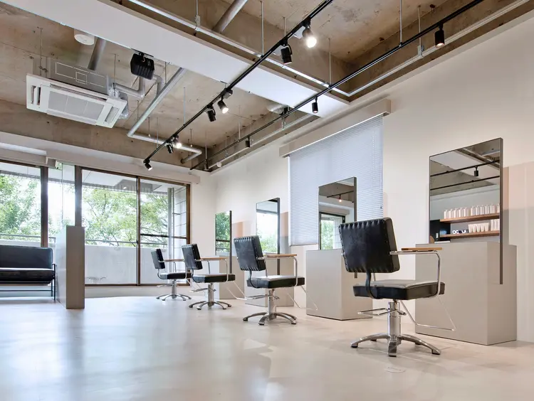 issの内観・外観2