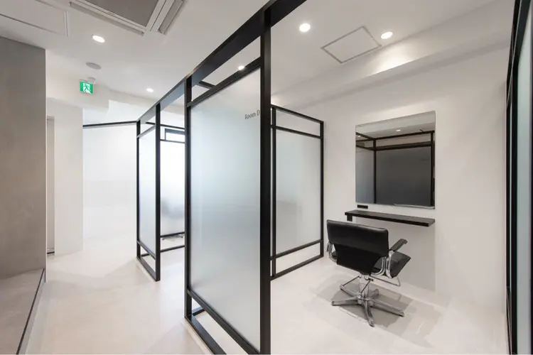 SALOWIN横浜店の内観・外観2