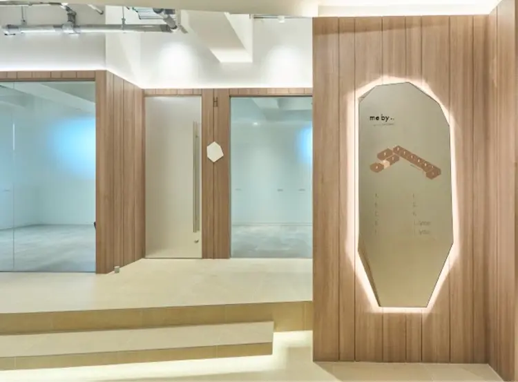 MiUの内観・外観1