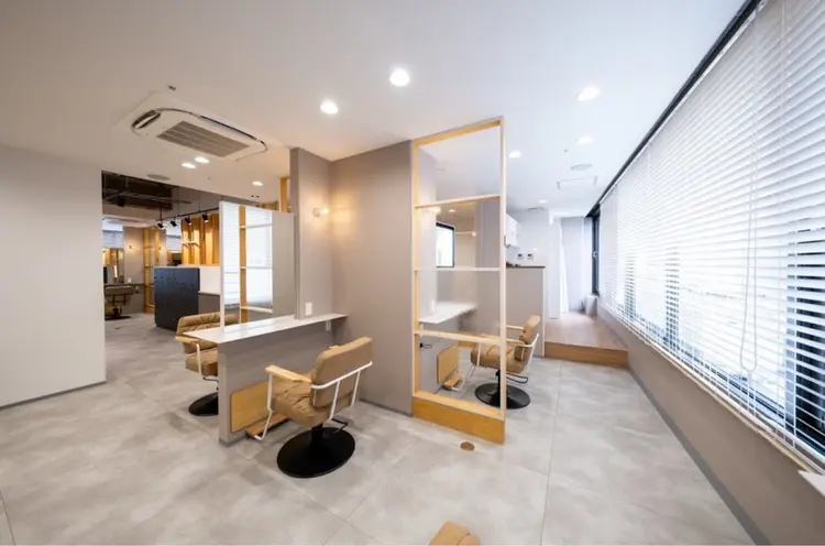 GLOW by faceの内観・外観3