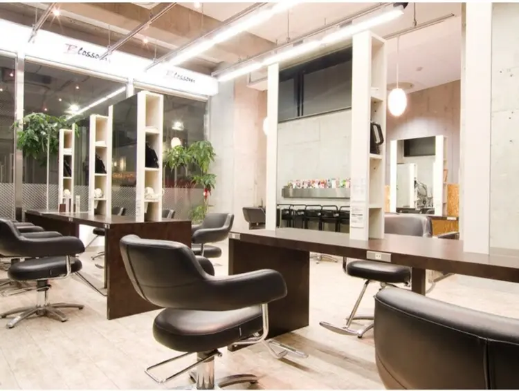 ブロッサム　大山店の内観・外観1