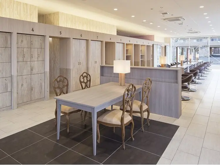 HAIR & MAKE EARTH 土気店の内観・外観2