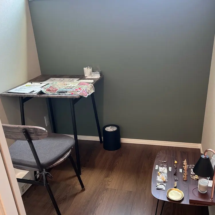 耳ツボジュエリー専用サロン-COCO-の内観・外観1