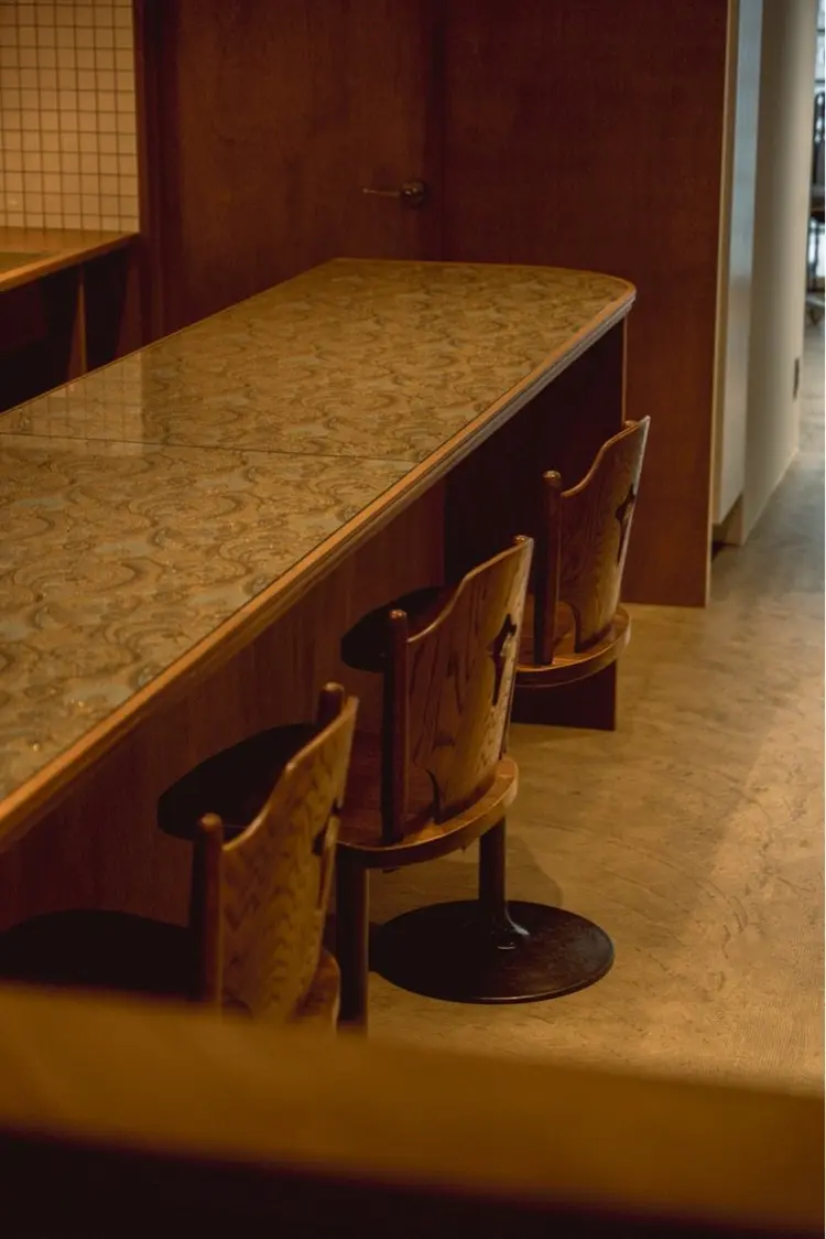 The Chairの内観・外観2